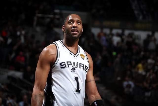 约基奇36+17+10快船险胜掘金 76人克热火3连胜